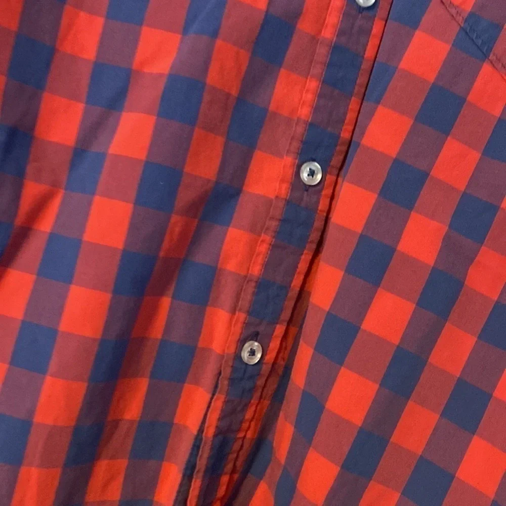 American Eagle mens button down shirt; athletic fit; size large